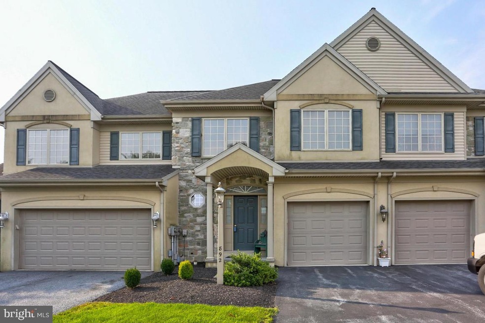 892 Walnut St, New Holland, PA 17557 - photo 1