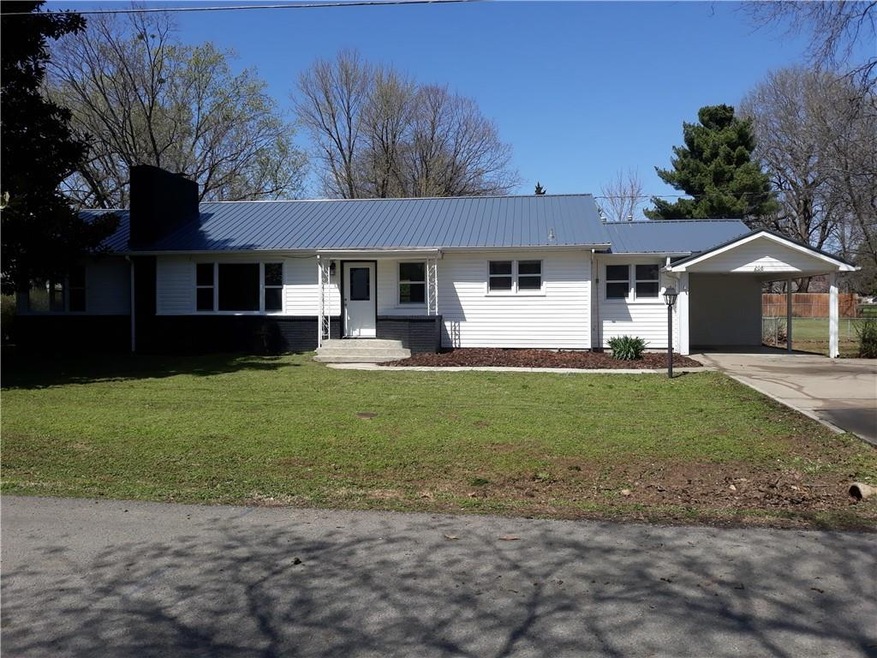 208 W Graham St, Prairie Grove, AR 72753 - photo 1