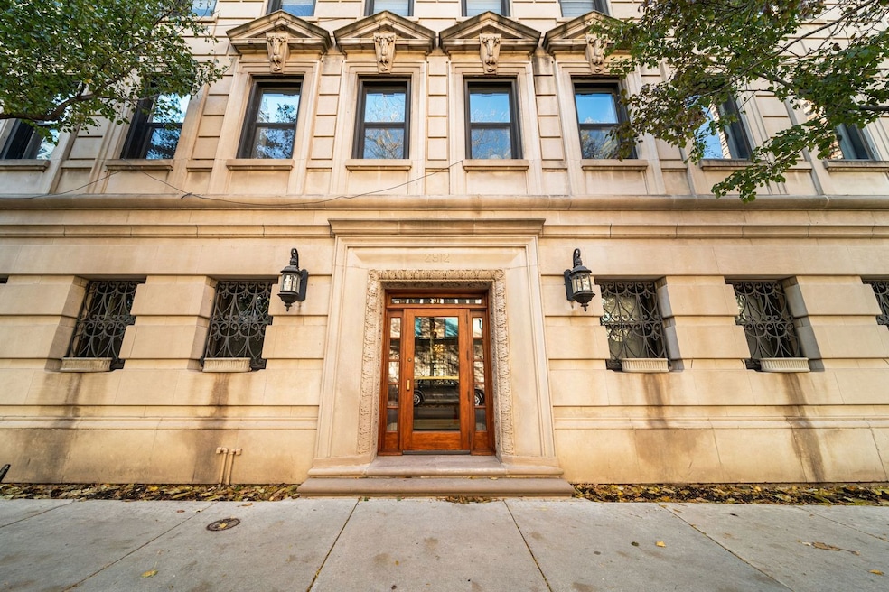 2912 N Commonwealth Ave unit 1A, Chicago, IL 60657 - photo 1