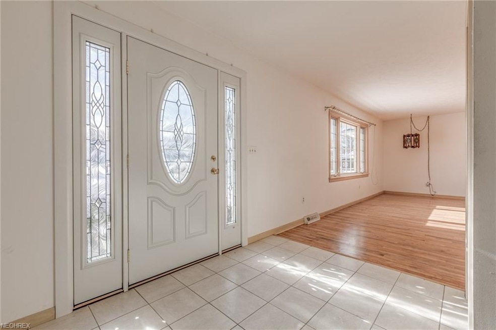 30335 Overlook Dr, Wickliffe, OH 44092 - photo 1