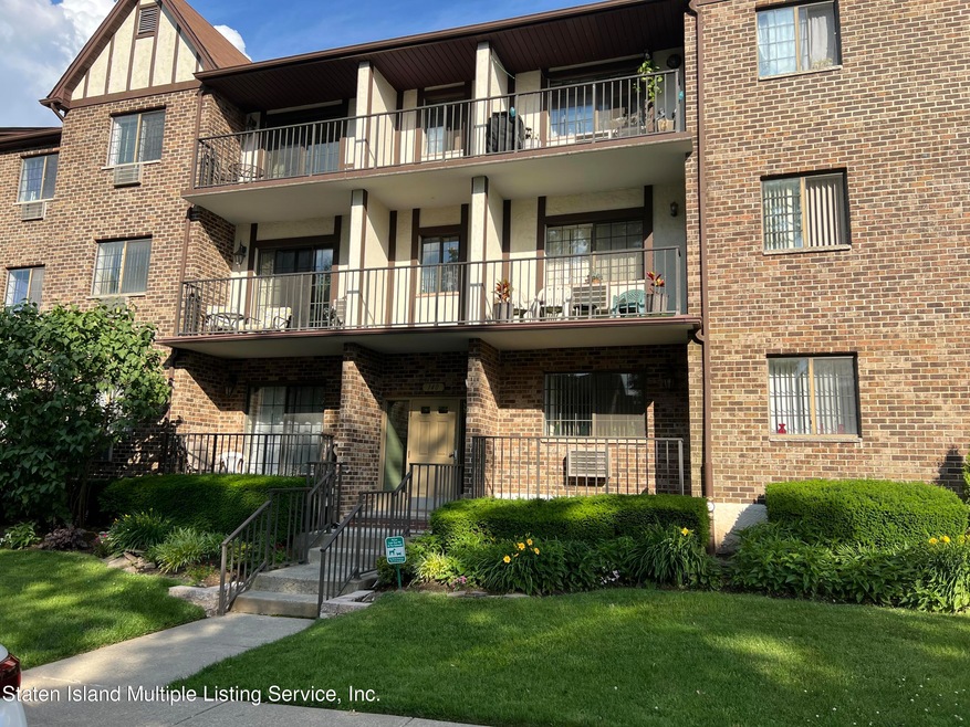 Welcome to 140 Devon Lp!