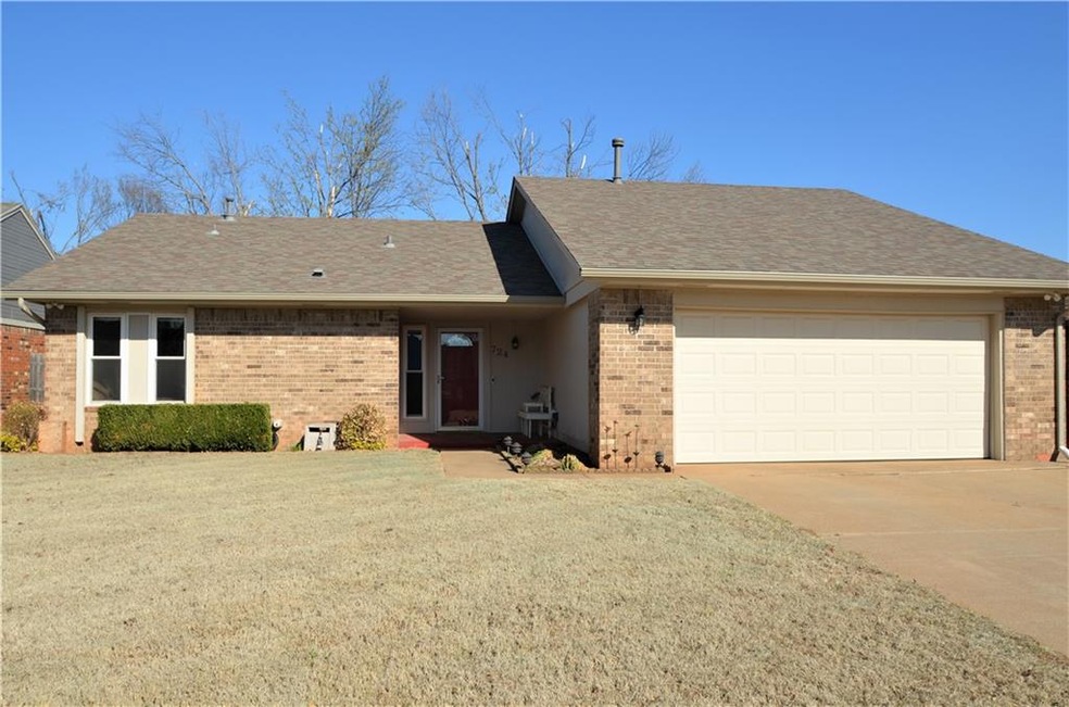 724 Teal Place, Edmond, OK 73003 - photo 1