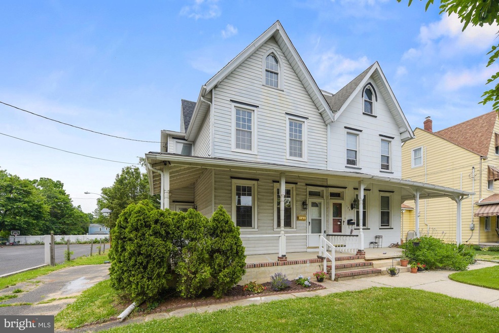 121 E 5th St, Palmyra, NJ 08065 - photo 1