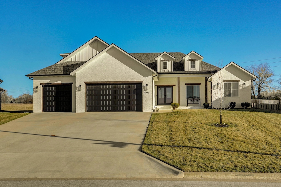 4792 E Whitman-1