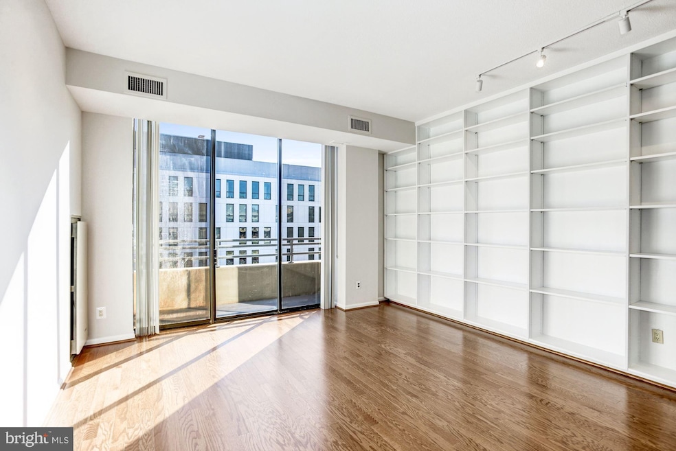 1200 23rd St NW unit 907, Washington, DC 20037 - photo 1