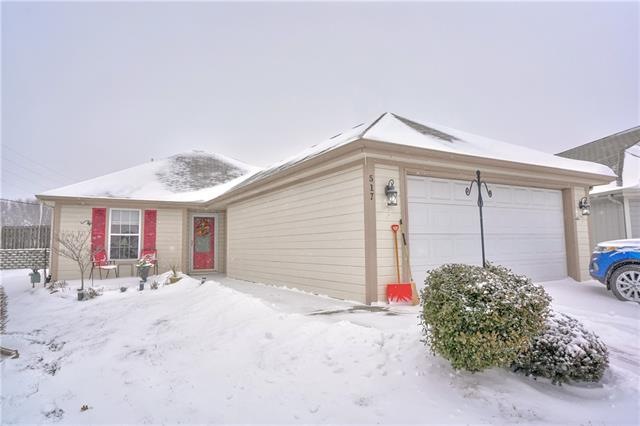 517 NW Durango Ct, Blue Springs, MO 64014 - photo 1