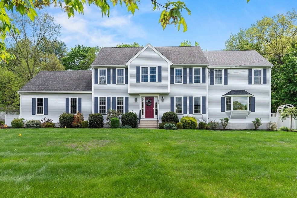 380 Chestnut St, Franklin, MA 02038 - photo 1