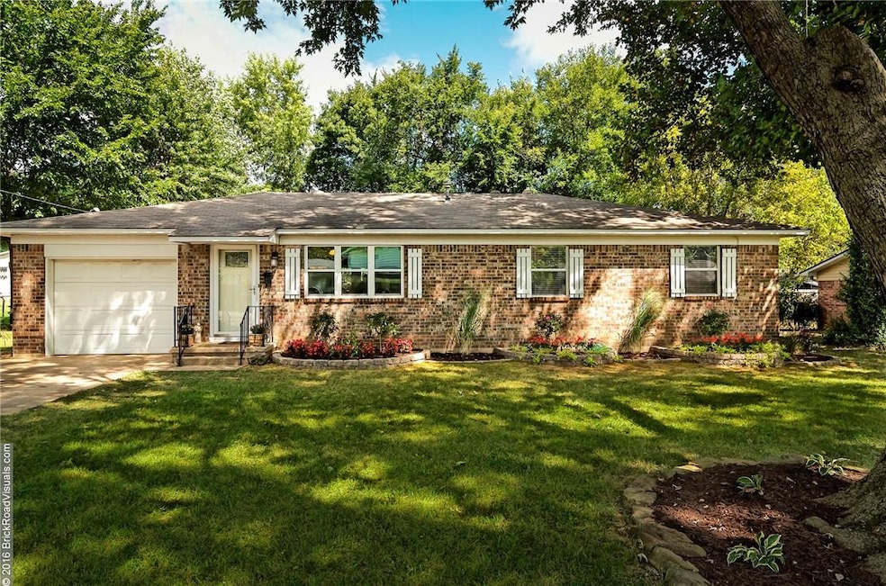 710 NW 5th St, Bentonville, AR 72712 - photo 1