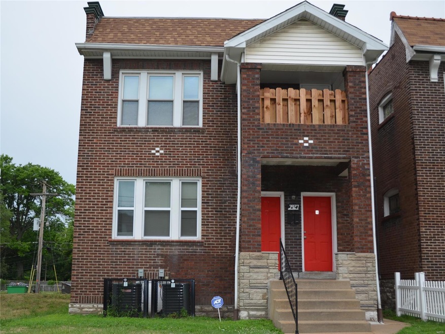 3927 N Taylor Ave, Saint Louis, MO 63115 - photo 1