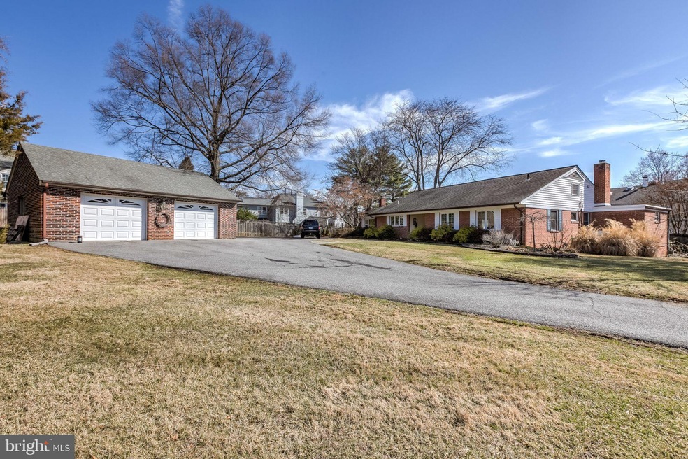 9205 Winterset Dr, Potomac, MD 20854 - photo 1