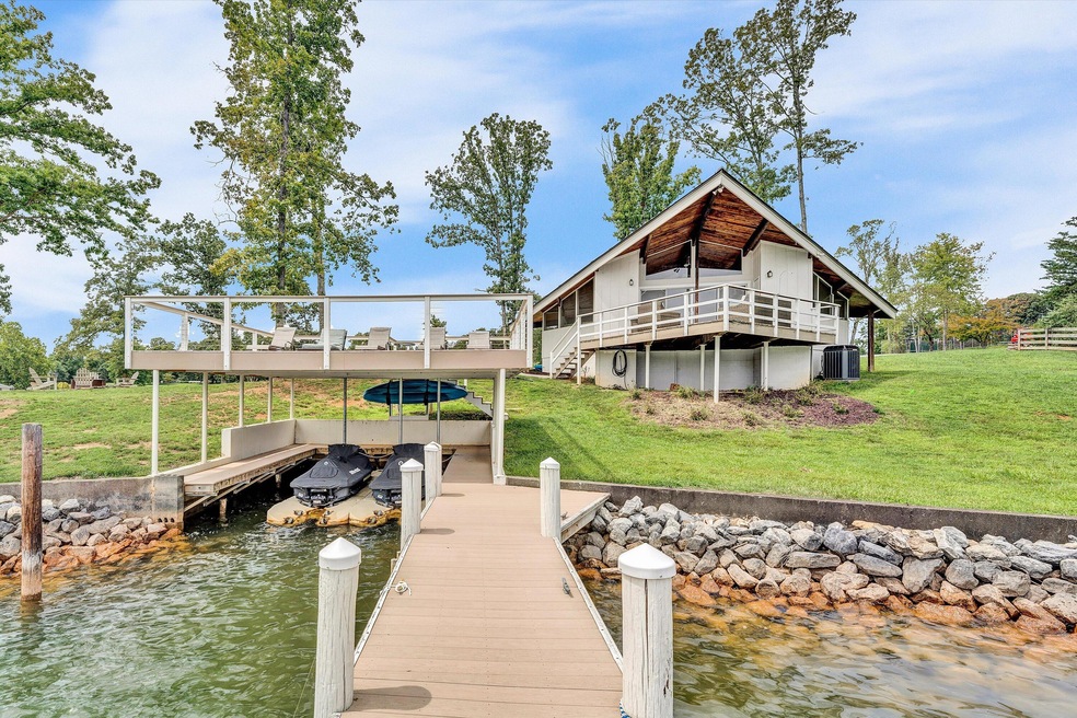 2124 Merriman Way Rd, Moneta, VA 24121 - photo 1