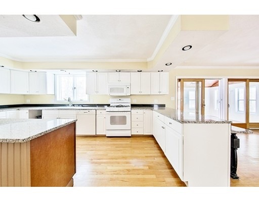 450 Crystal St, Haverhill, MA 01832 - photo 1