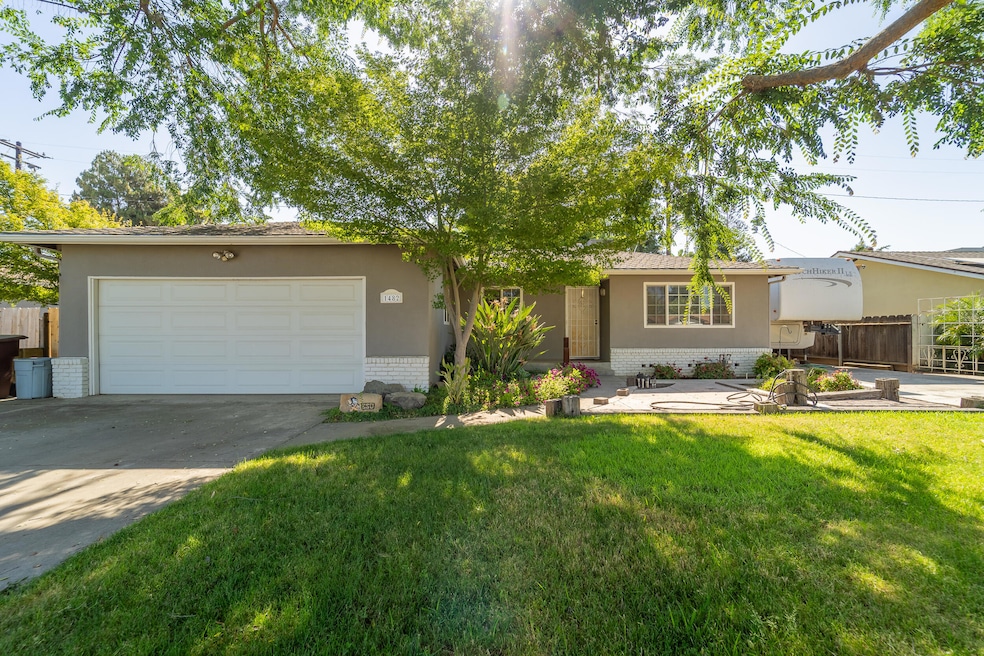 1482 N Sampson St-5