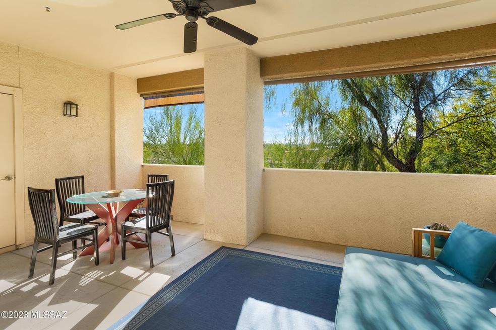 Extended patio w/ Riverwalk views!