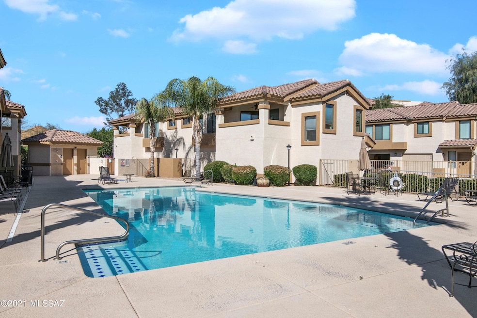 01-Community Pool