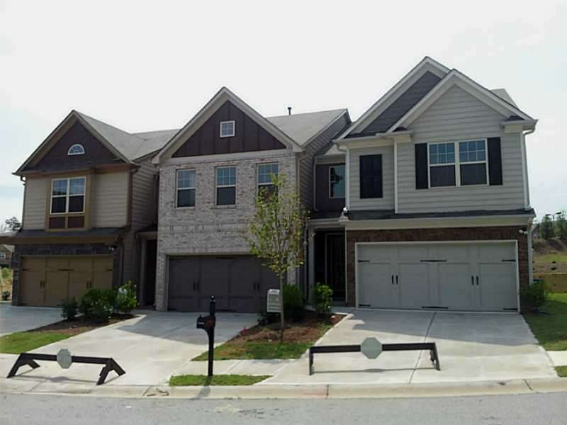 Exterior Front. 3BD/2.5 Bath Townhomes located in 