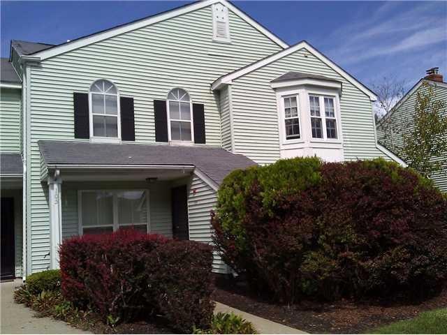 105 Village Green Ct, Warwick, NY 10990 - photo 1