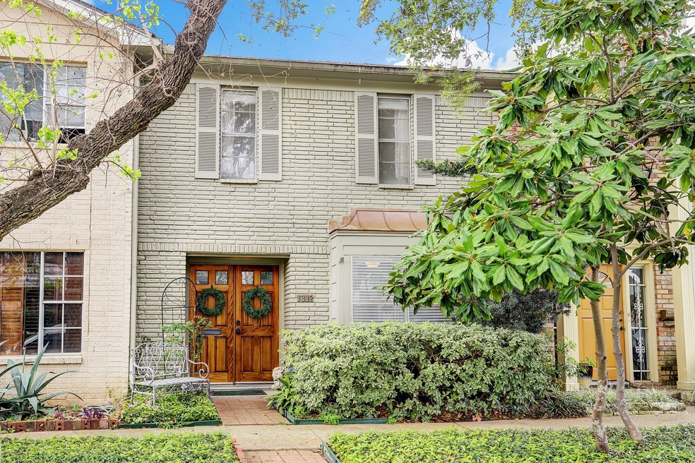 1312 Harold St unit 4, Houston, TX 77006 - photo 1