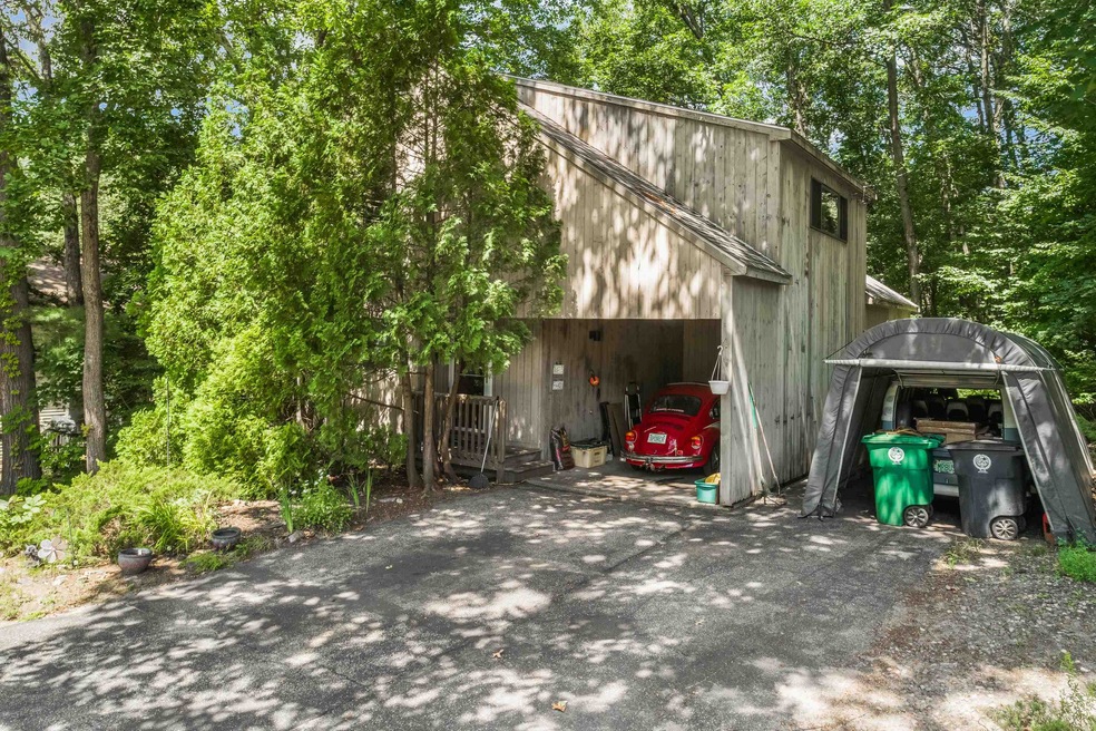 4 Clergy Cir, Nashua, NH 03063 - photo 1