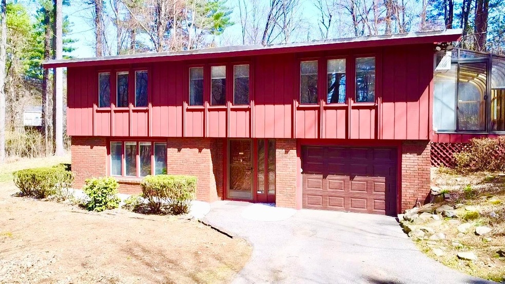 52 Castle Dr, Hooksett, NH 03106 - photo 1