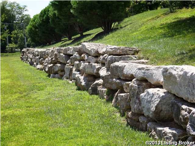 52 Bates Ct, Louisville, KY 40204 - photo 1