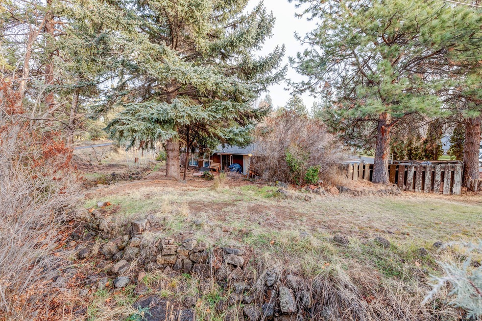 20346 Willopa Ct, Bend, OR 97702 - photo 1