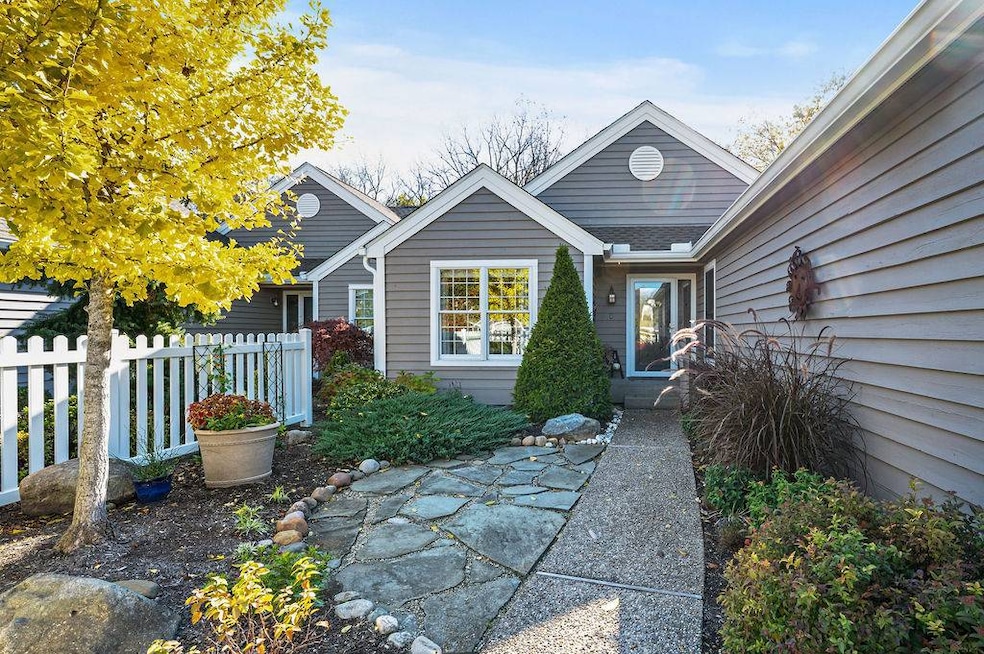 7926 Bar Harbor Dr, Cincinnati, OH 45255 - photo 1