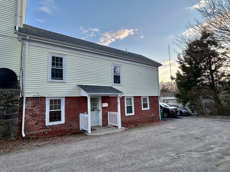 969 Chestnut St unit B, Newton Upper Falls, MA 02464 - photo 1