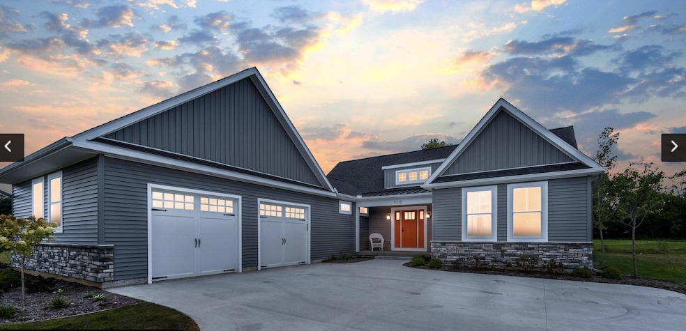 5210 Grande View Ln, Jackson, MI 49201 - photo 1