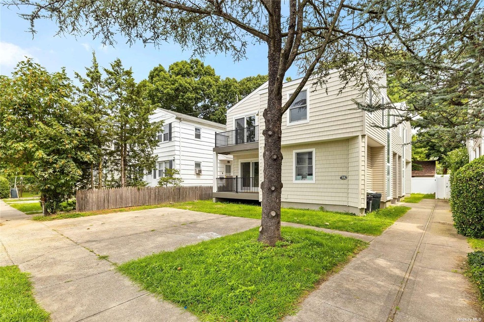 14 Dunwood Rd unit A, Port Washington, NY 11050 - photo 1