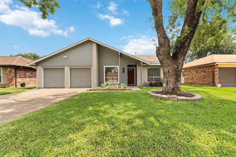 5806 Hoover St, Houston, TX 77092 - photo 1