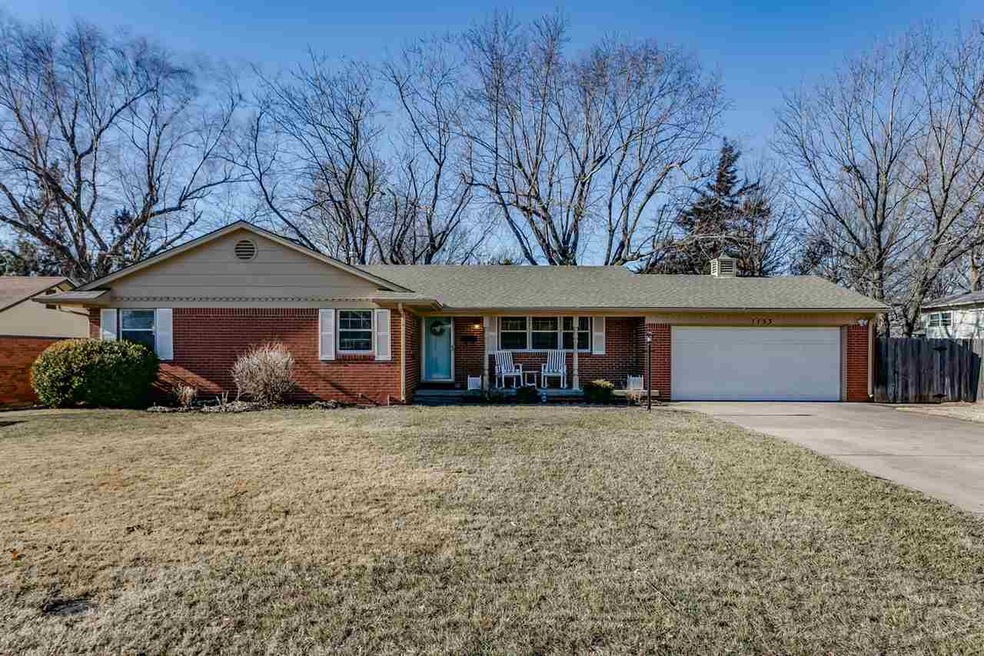 Charming and updated home in established neighborh