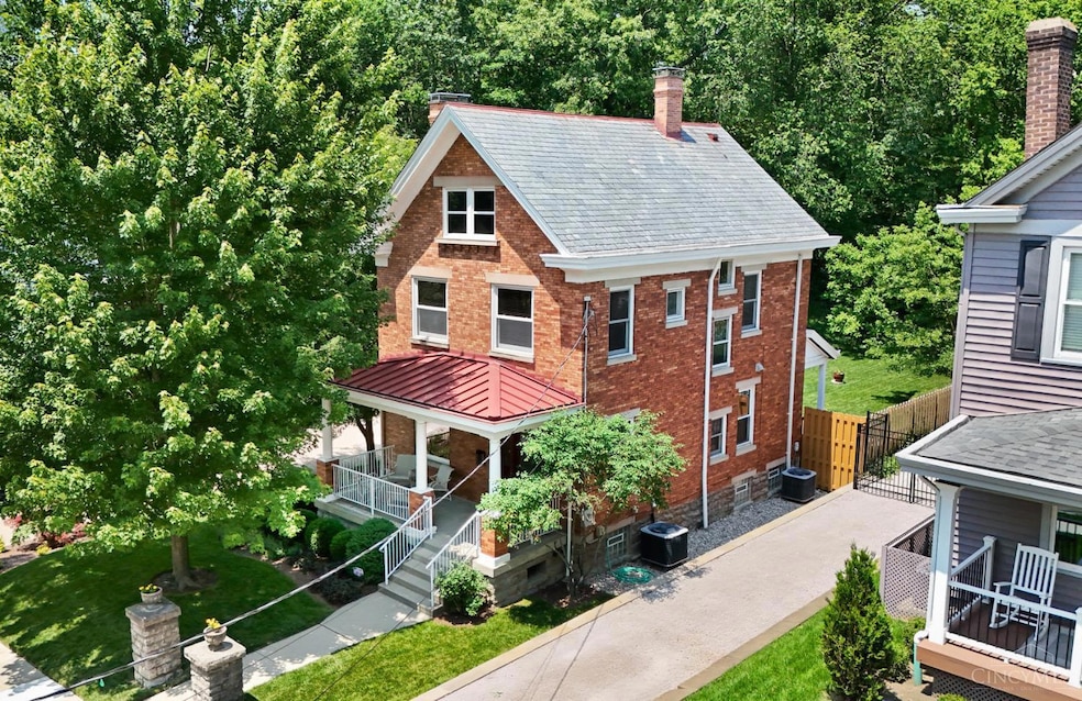 For Sale $549,900 • Co-Listing Agent