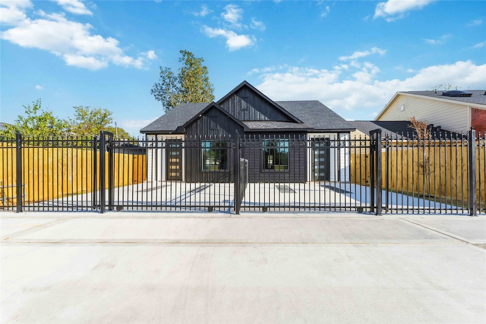 7109 Conley St unit A-B, Houston, TX 77021 - photo 1