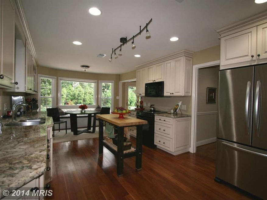 11939 Riders Ln, Reston, VA 20191 - photo 1