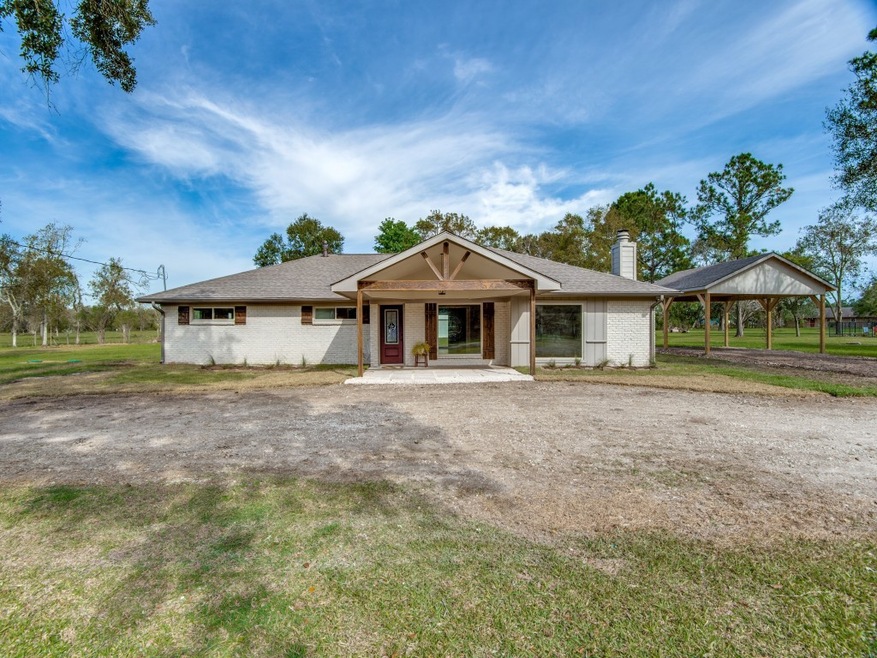 6910 N Oak Bend Dr, Alvin, TX 77511 - photo 1