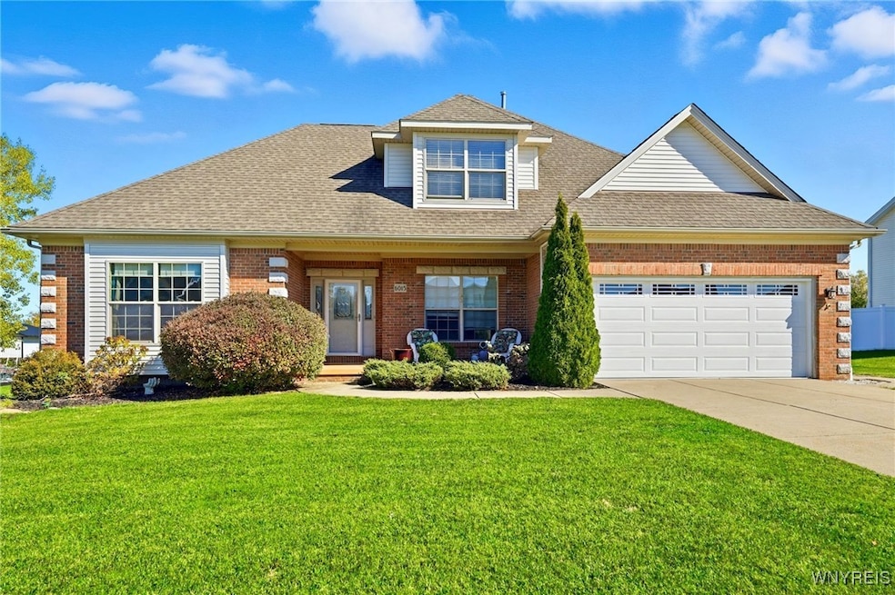 6015 Pinehurst Ct, Lake View, NY 14085 - photo 1