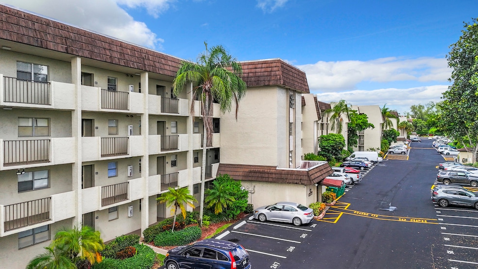 6080 NW 44th St unit 408, Lauderhill, FL 33319 - photo 1