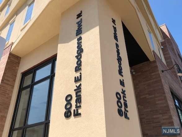 600 Frank E Rodgers Blvd N unit 3, Harrison, NJ 07029 - photo 1