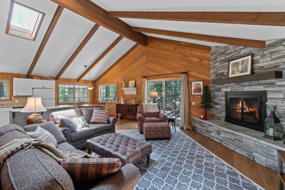 56926 E Park Ln, Sunriver, OR 97707 - photo 1