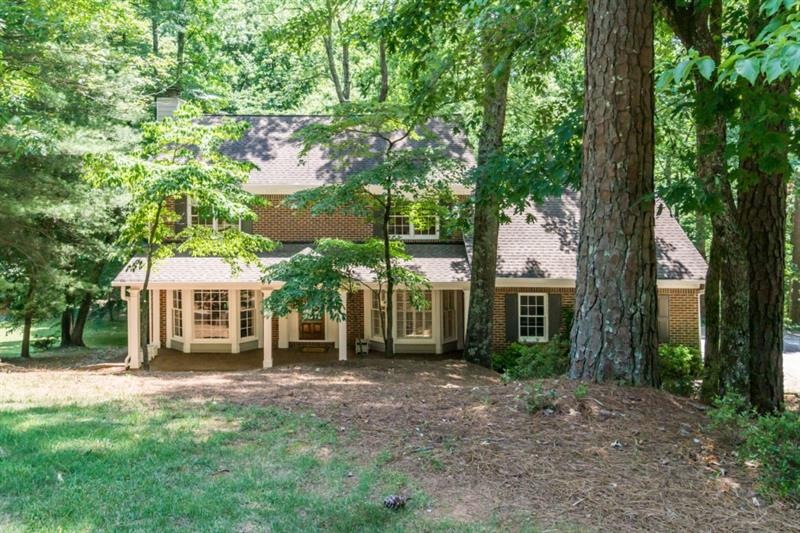 Welcome Home to this lovely brick home in Willeo W