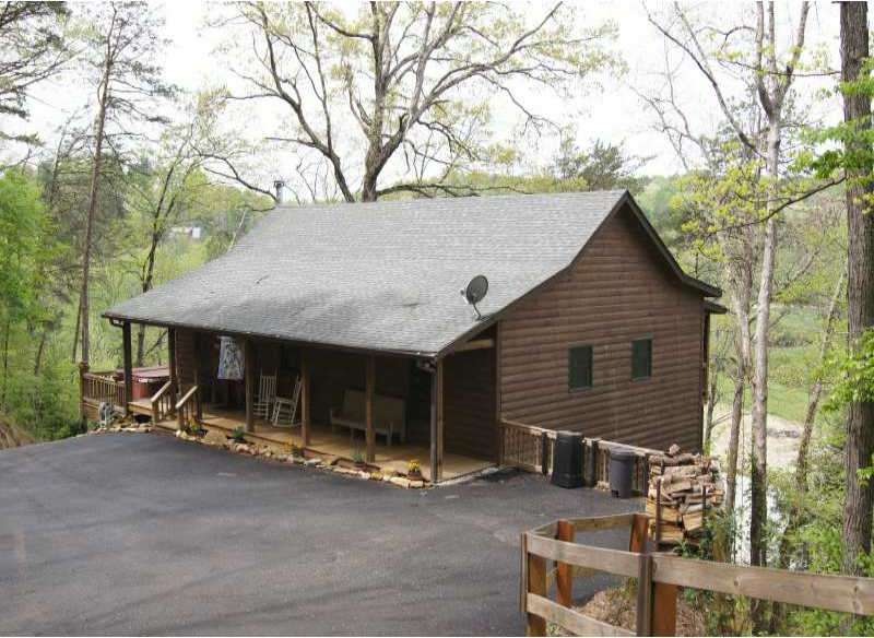 Exterior Front. Only 3 1/2 miles from downtown Dah