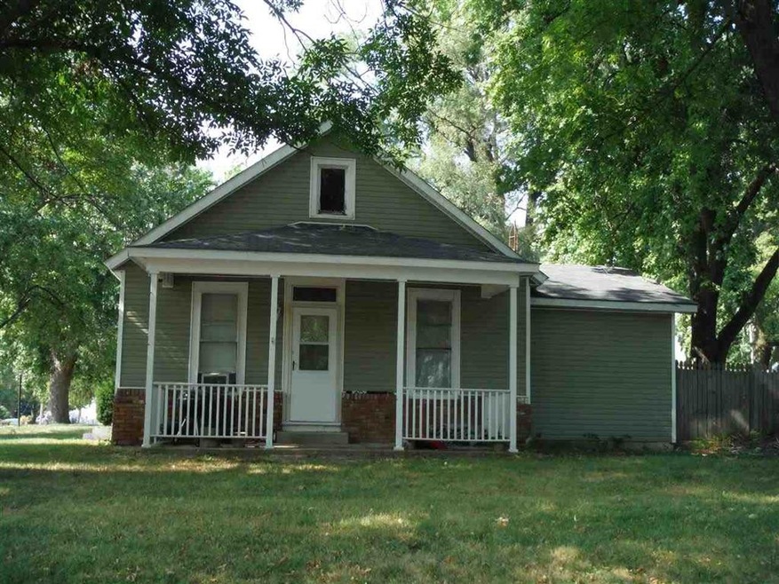 228 Willard Ave, Lincoln, IL 62656 - photo 1