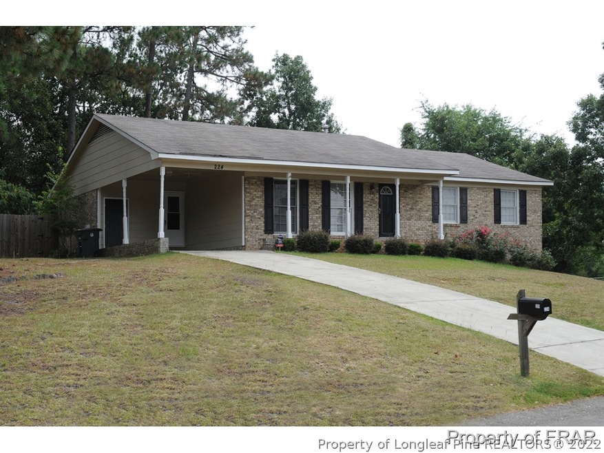 224 Brewster Dr, Fayetteville, NC 28303 - photo 1