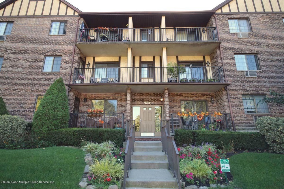 120 Devon Loop unit 2, Staten Island, NY 10314 - photo 1