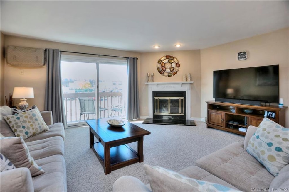 28 Crescent St unit 10, Stamford, CT 06906 - photo 1