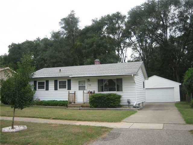 934 Dornell Ave, Lansing, MI 48910 - photo 1