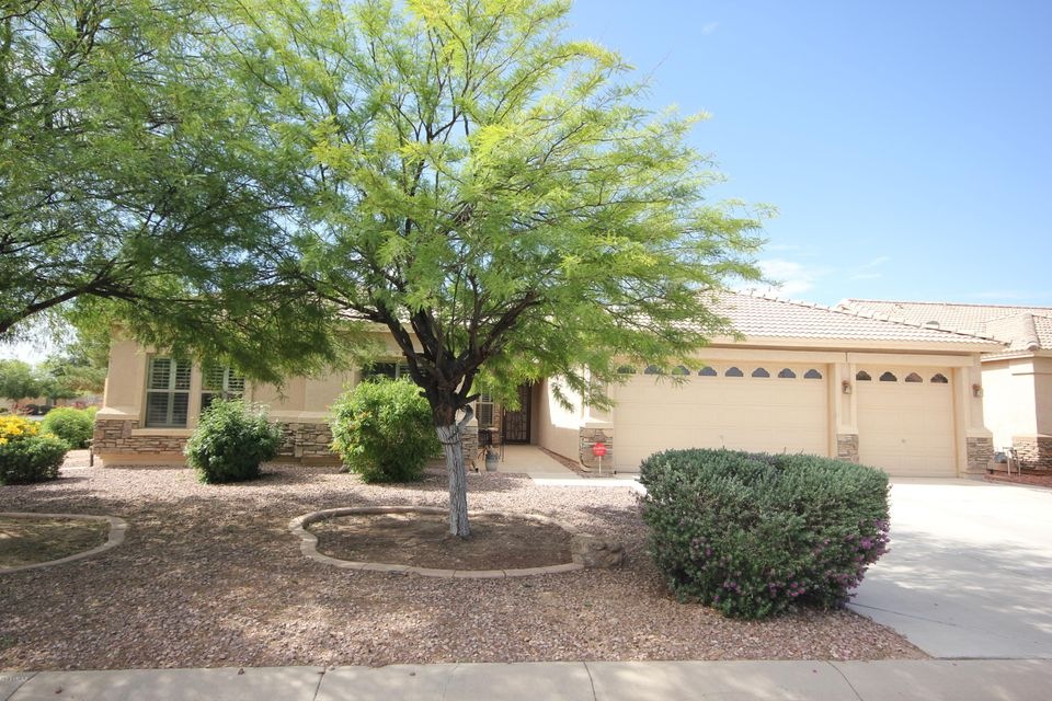 3737 E Thames Cir