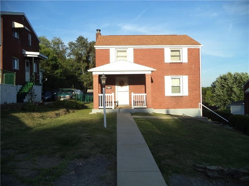 This 3 bedroom is a magnificent buy with newer roo