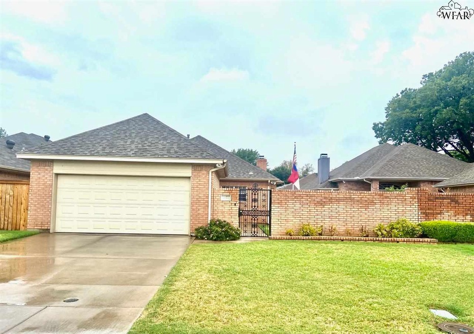 1521 Malcolm Ln, Wichita Falls, TX 76302 - photo 1